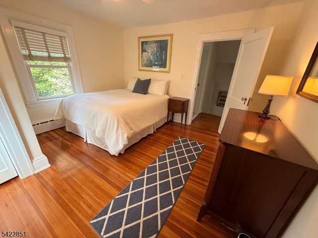 27 Maple Ter, Maplewood Twp., NJ 07040