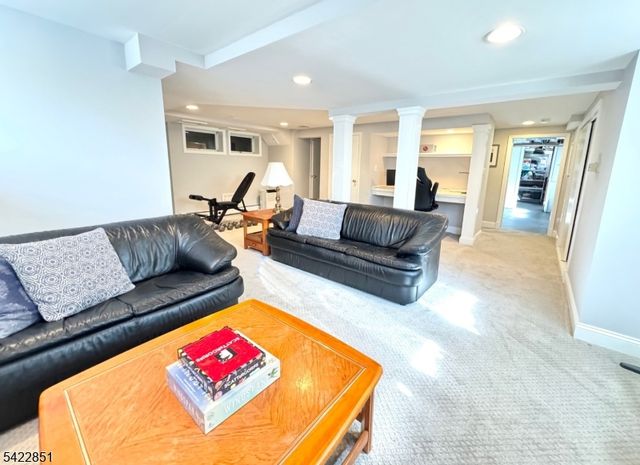 27 Maple Ter, Maplewood Twp., NJ 07040