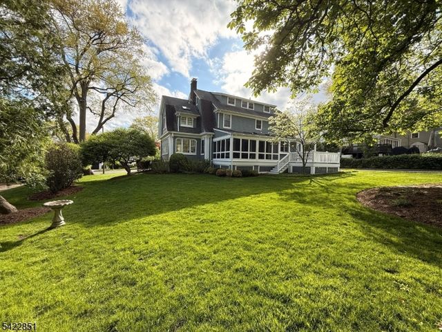 27 Maple Ter, Maplewood Twp., NJ 07040