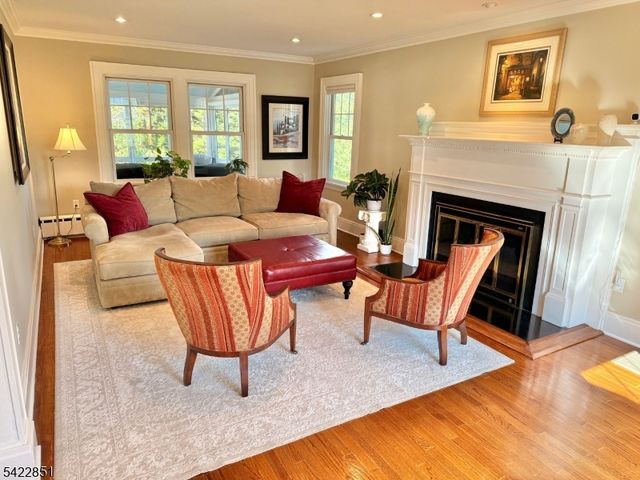 27 Maple Ter, Maplewood Twp., NJ 07040