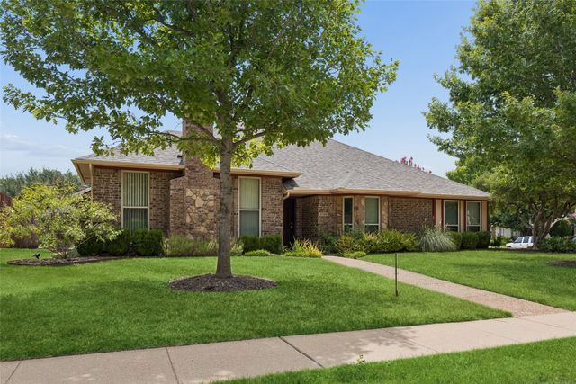 2100 Donna Drive, Plano, TX 75074