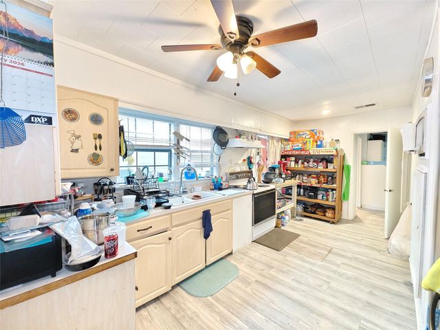 7931 Scanlock Street, Houston, TX 77012