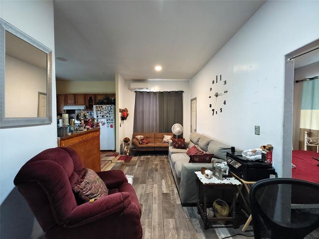 7931 Scanlock Street, Houston, TX 77012