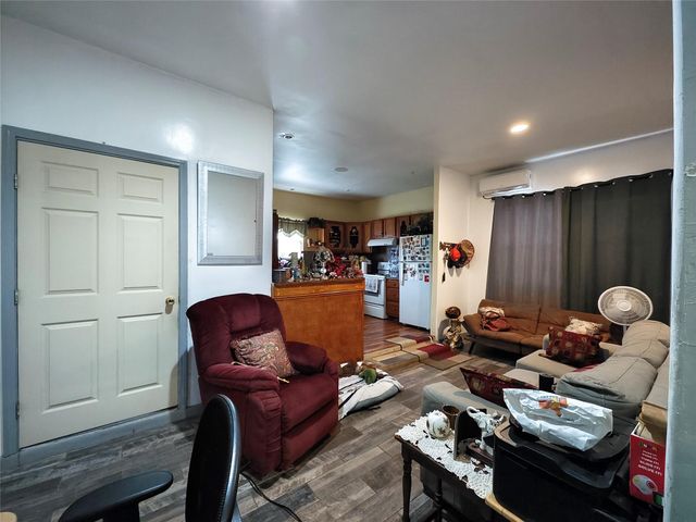 7931 Scanlock Street, Houston, TX 77012