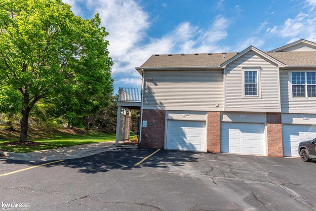 43971 Elm Drive, Sterling Heights, MI 48313