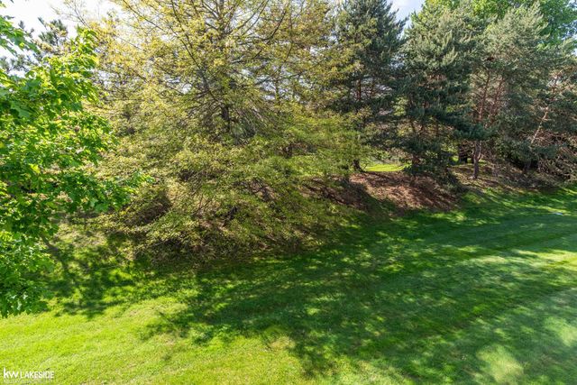 43971 Elm Drive, Sterling Heights, MI 48313