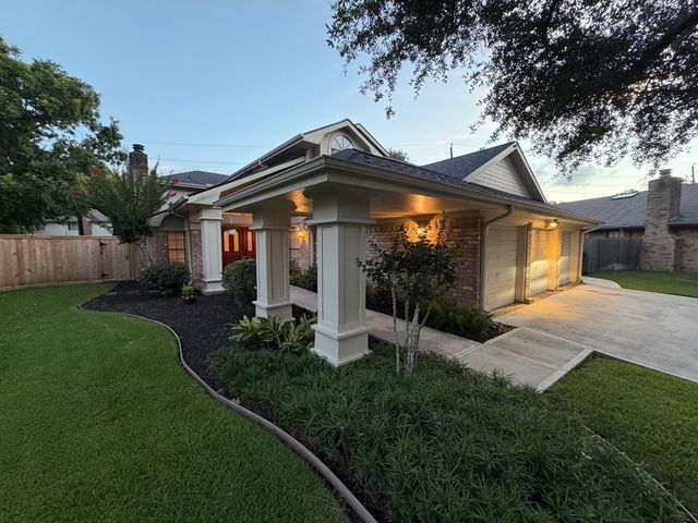 2326 Streamcrest Lane, Sugar Land, TX 77479