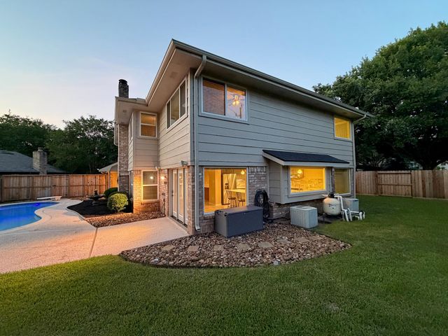 2326 Streamcrest Lane, Sugar Land, TX 77479