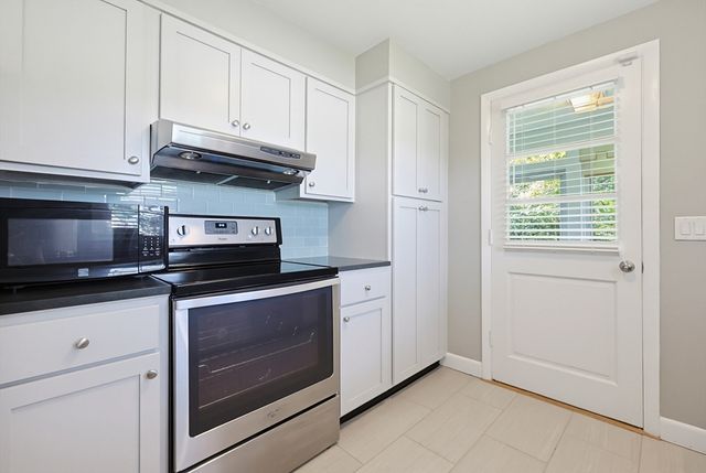 18 Fletcher St, Worcester, MA 01604