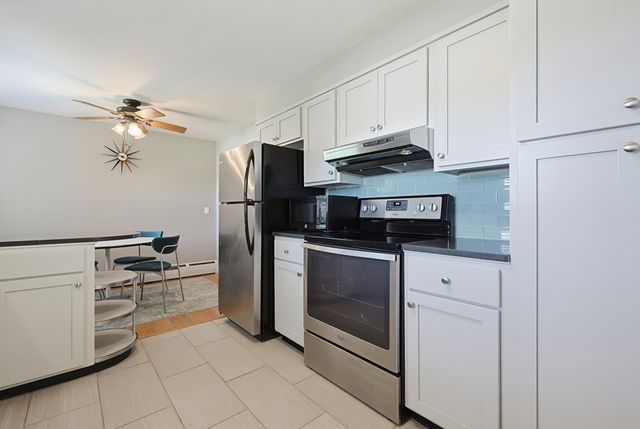 18 Fletcher St, Worcester, MA 01604