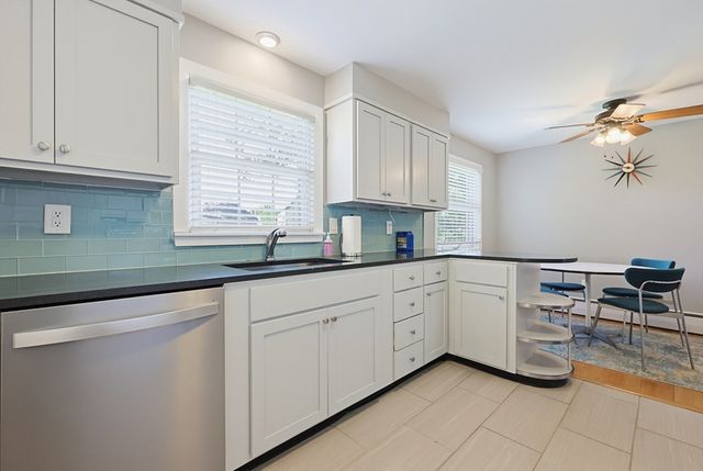 18 Fletcher St, Worcester, MA 01604