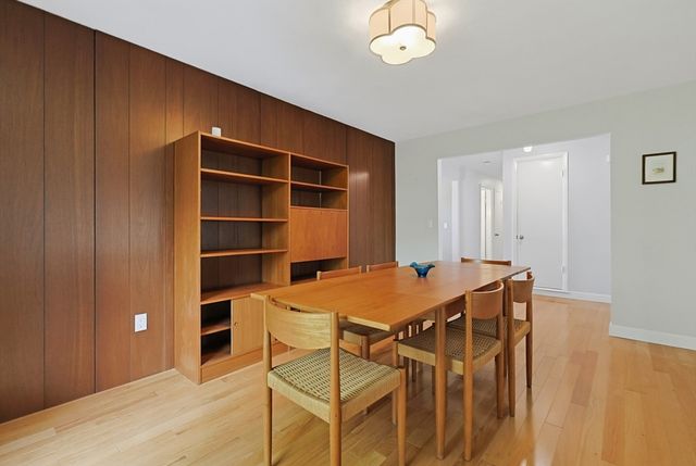 18 Fletcher St, Worcester, MA 01604
