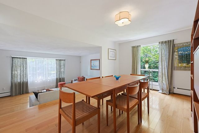 18 Fletcher St, Worcester, MA 01604