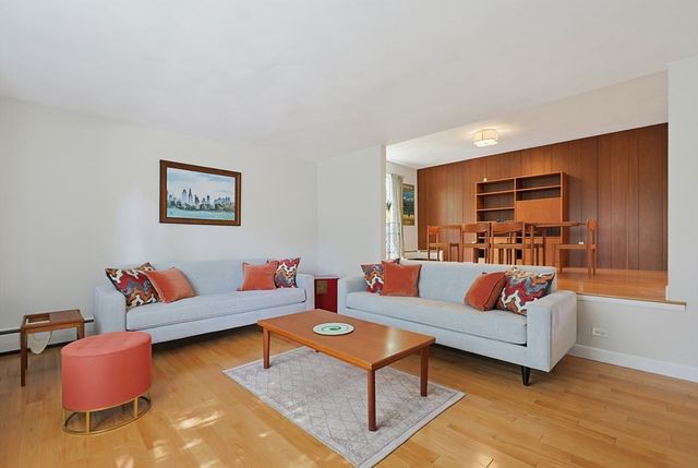 18 Fletcher St, Worcester, MA 01604
