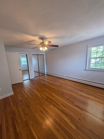 18 Fletcher St, Worcester, MA 01604