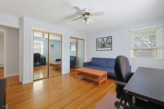 18 Fletcher St, Worcester, MA 01604