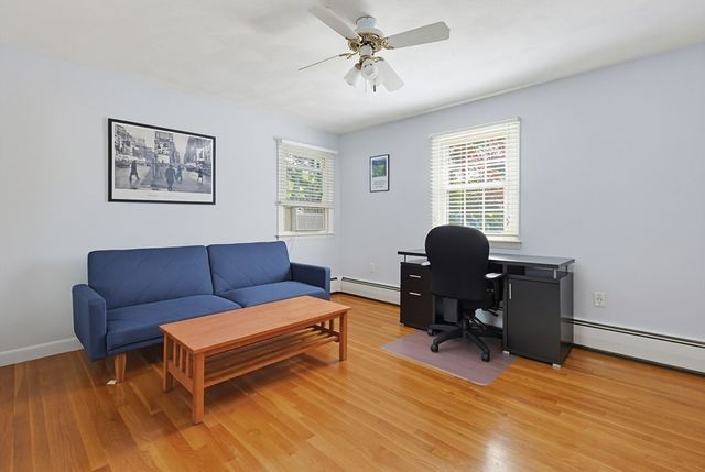 18 Fletcher St, Worcester, MA 01604