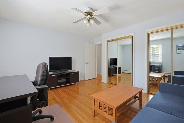 18 Fletcher St, Worcester, MA 01604