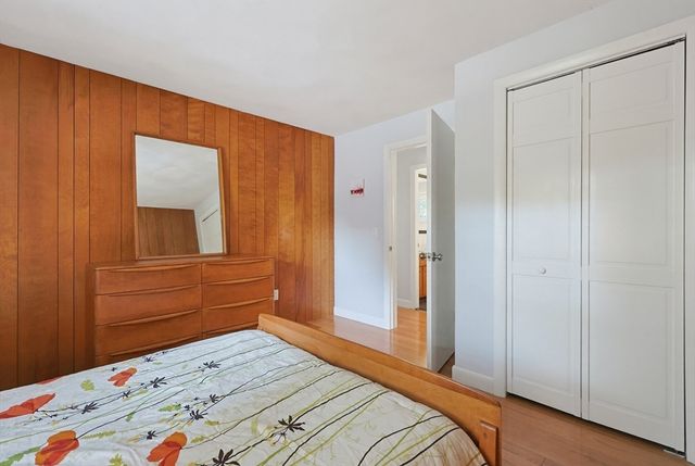 18 Fletcher St, Worcester, MA 01604