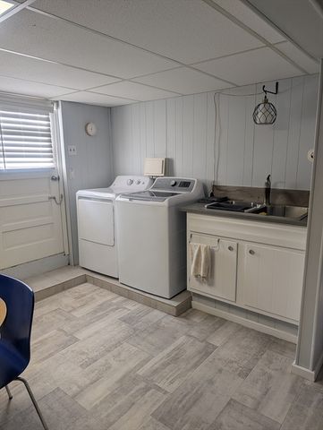 18 Fletcher St, Worcester, MA 01604