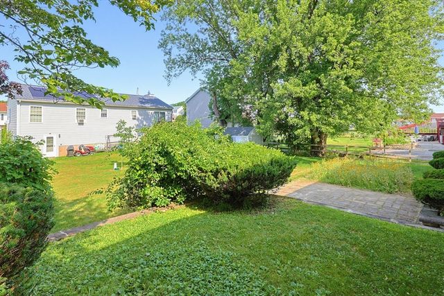 18 Fletcher St, Worcester, MA 01604