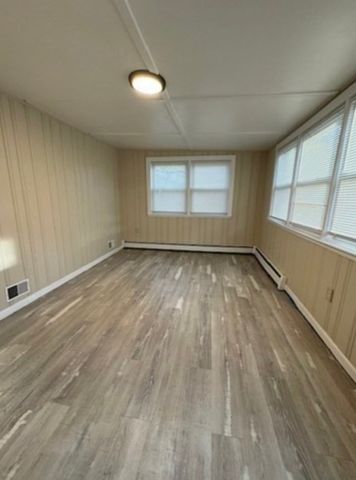 27 State 1, Marblehead, MA 01945