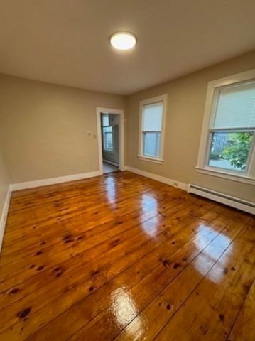 27 State 1, Marblehead, MA 01945