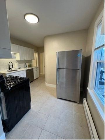 27 State 1, Marblehead, MA 01945