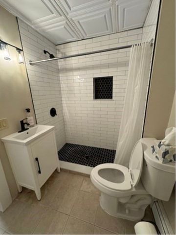 27 State 1, Marblehead, MA 01945