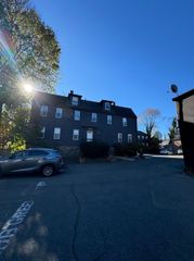 27 State 1, Marblehead, MA 01945