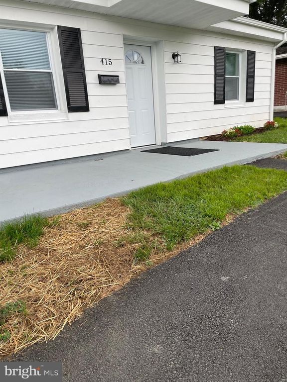 415 CARVER DR, Wilmington, DE 19801