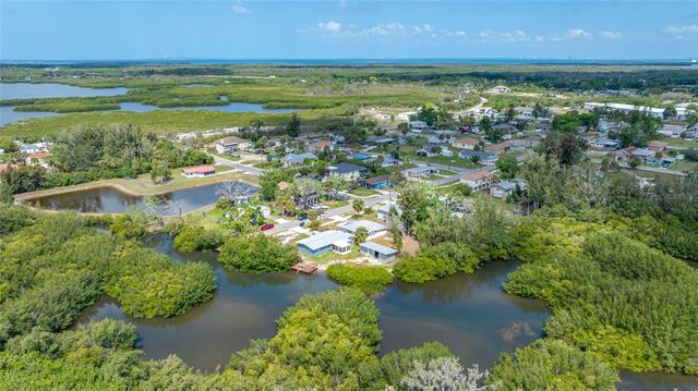 6908 11TH AVENUE E, Palmetto, FL 34221