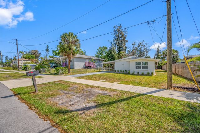 6908 11TH AVENUE E, Palmetto, FL 34221