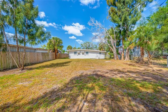 6908 11TH AVENUE E, Palmetto, FL 34221