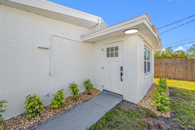 6908 11TH AVENUE E, Palmetto, FL 34221