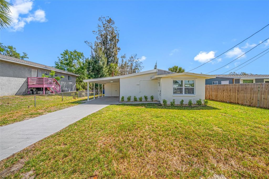6908 11TH AVENUE E, Palmetto, FL 34221