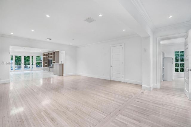 10121 E Broadview Dr, Bay Harbor Islands, FL 33154