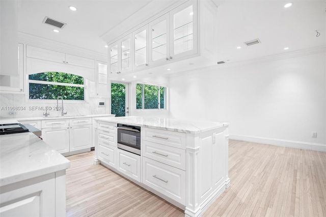 10121 E Broadview Dr, Bay Harbor Islands, FL 33154