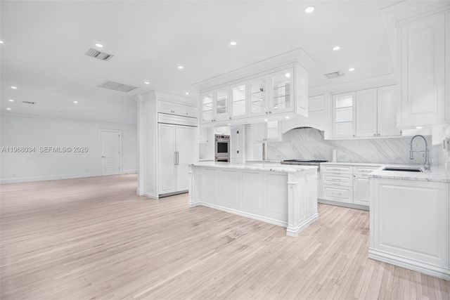 10121 E Broadview Dr, Bay Harbor Islands, FL 33154