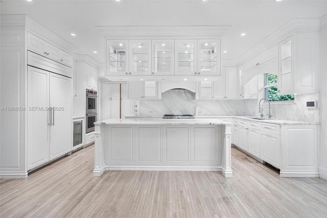 10121 E Broadview Dr, Bay Harbor Islands, FL 33154