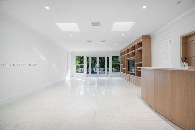 10121 E Broadview Dr, Bay Harbor Islands, FL 33154