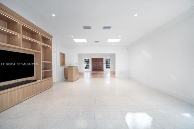 10121 E Broadview Dr, Bay Harbor Islands, FL 33154