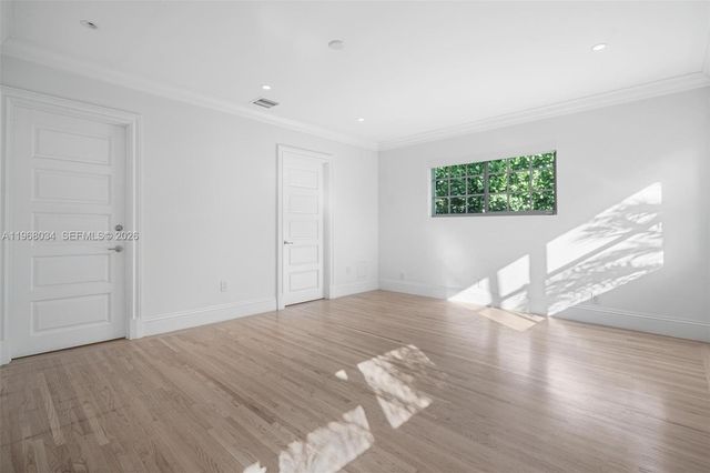 10121 E Broadview Dr, Bay Harbor Islands, FL 33154