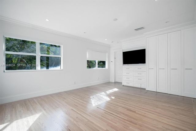 10121 E Broadview Dr, Bay Harbor Islands, FL 33154