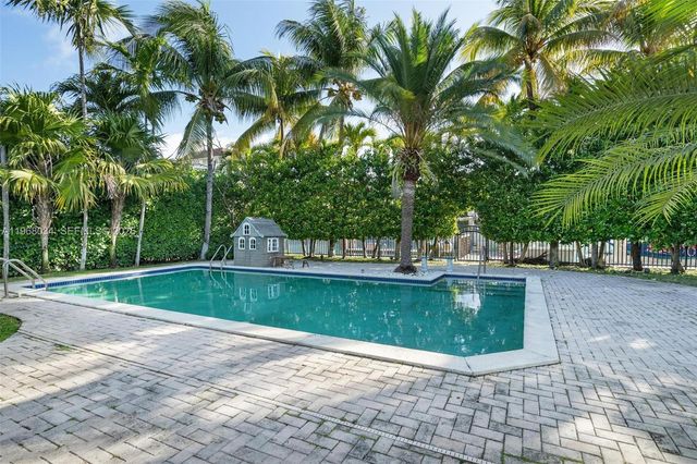 10121 E Broadview Dr, Bay Harbor Islands, FL 33154