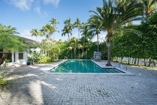 10121 E Broadview Dr, Bay Harbor Islands, FL 33154