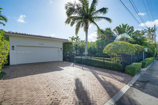 10121 E Broadview Dr, Bay Harbor Islands, FL 33154