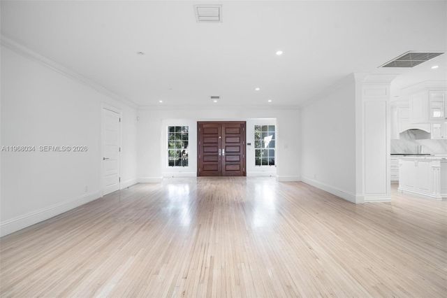 10121 E Broadview Dr, Bay Harbor Islands, FL 33154