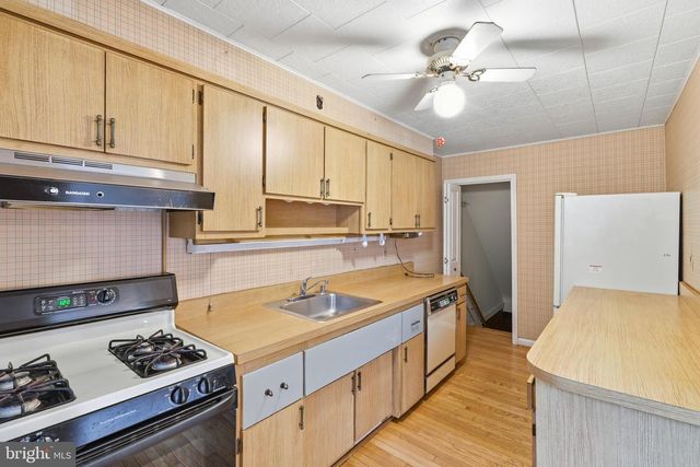 960 FAIRMOUNT AVE, Baltimore, MD 21204