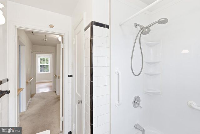 960 FAIRMOUNT AVE, Baltimore, MD 21204
